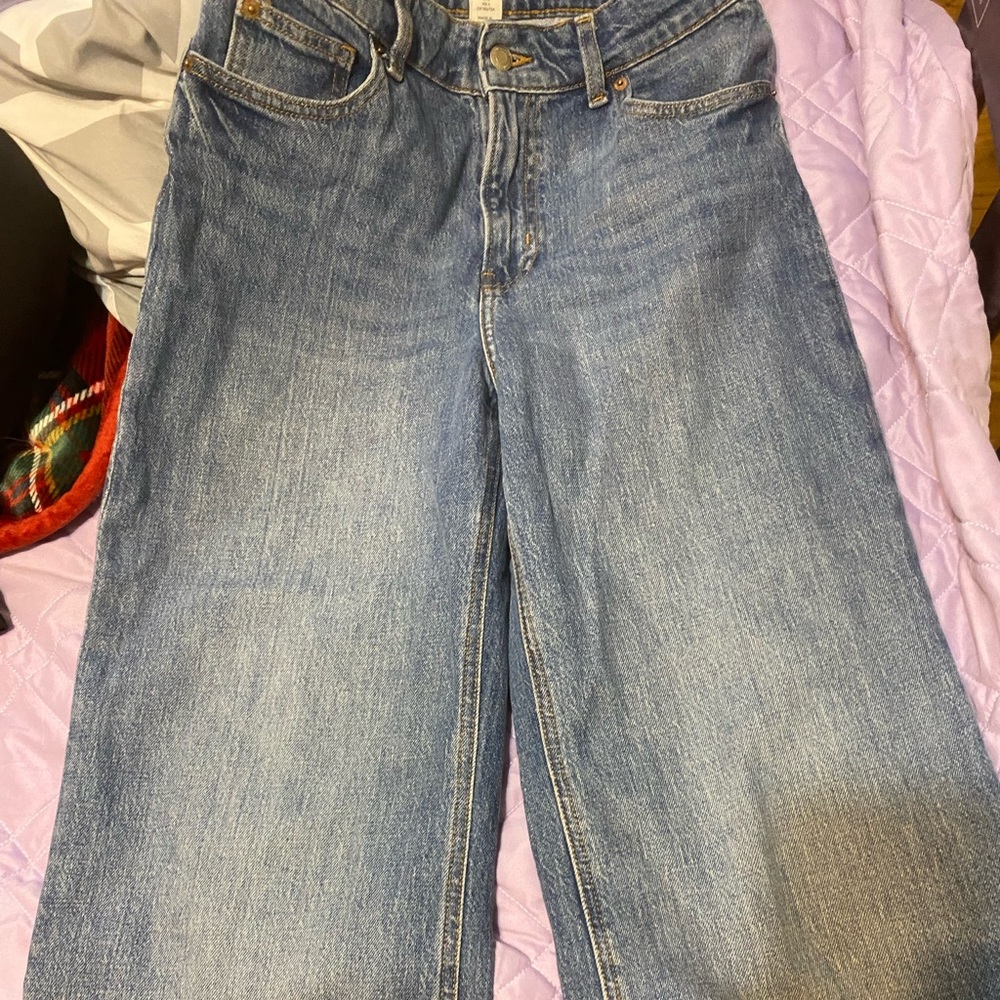 H/M dark blue wash denim jeans